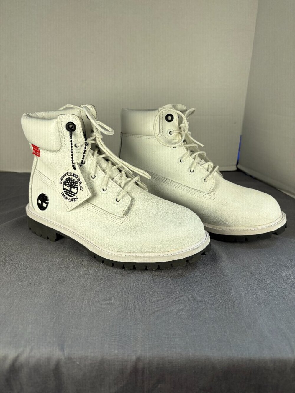 Timberland 6” White Heritage Helcor Boots.  Youth Boys size 5